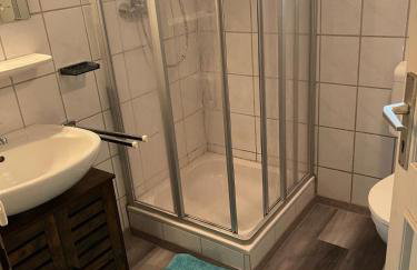 Urige idyllische Hütte mit Sauna - Photo 10