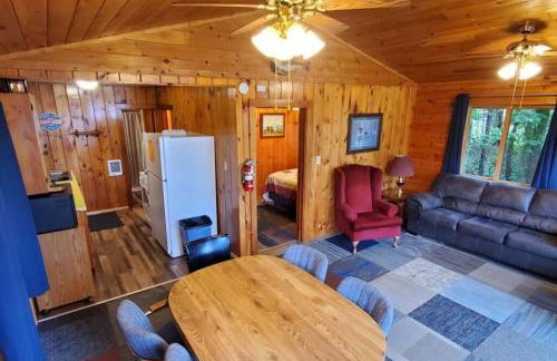 Quiet 2 Bedroom Bass Cabin In The Trees - Foto 6