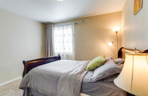 6 Mi to DIA Spacious Home with Backyard in Denver! - Foto 20