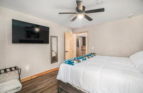 Bowling Alley! Expansive Group Getaway in Lewiston - Foto 24