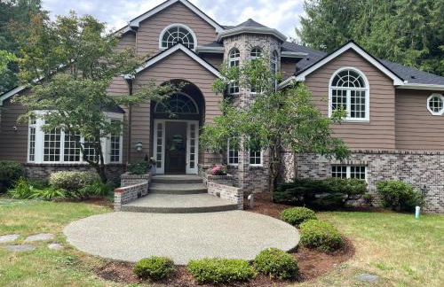 Cascadia Family Mansion, Hot Tub, Game Room, Gym! - Foto 4