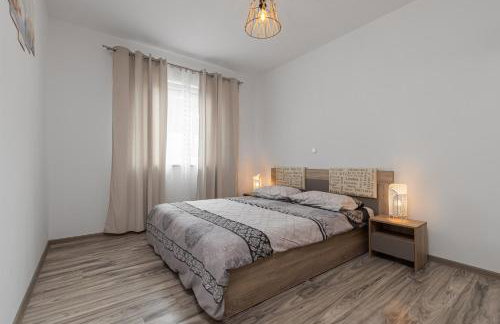 Villa Palma with Grill & Pool - Foto 19