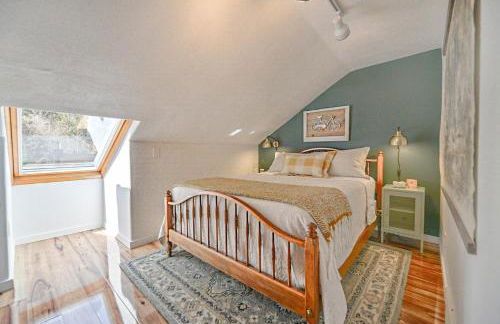 Huvila Haven Lake Front Home with Dock and Hot Tub - Foto 17