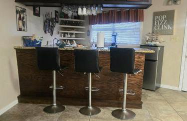 5BR3BA Home, 2 Blocks from Beach, ADA Accessible - Foto 10