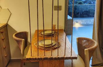 L A Boutique Suites with Private Hot Tub - Photo 51