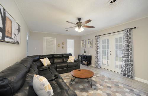 *The Governor's Mansion* Close to Downtown - Photo 26