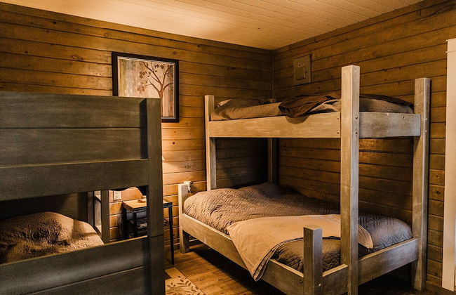 Portage Lakeside Cabins - Photo 29