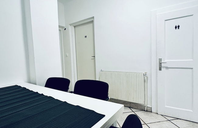 Cozy 3BR Apt with Garden Sleeps 10 - Foto 37