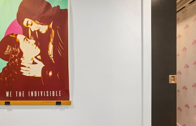 Mid-Century Vibes Basement - Foto 23