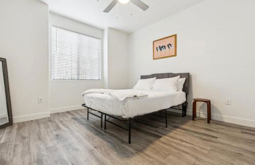 CozySuites Glendale by the stadium with pool 28 - Foto 8