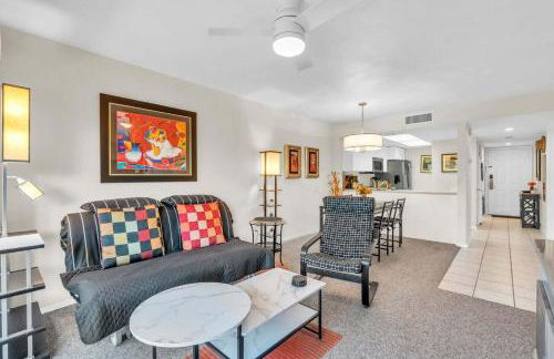 Second Floor With Lake and Fountain View - Photo 12