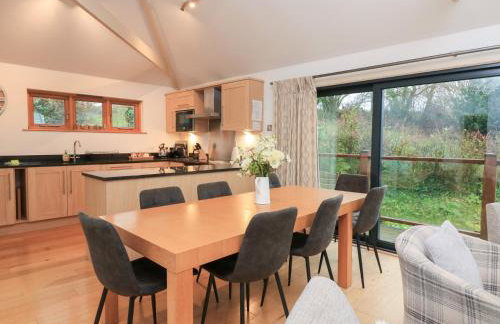 Courtyard Cottage - Photo 7