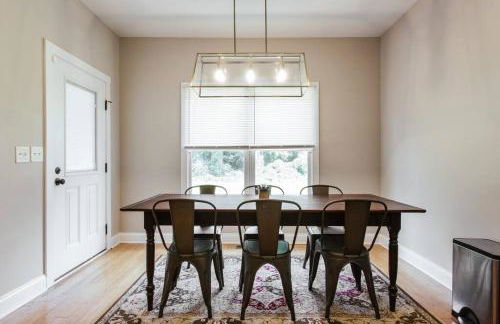 Meet Me in Athens I Beautiful 4-Bdrm House I 1 Mile to DT and Mins to UGA - Foto 14