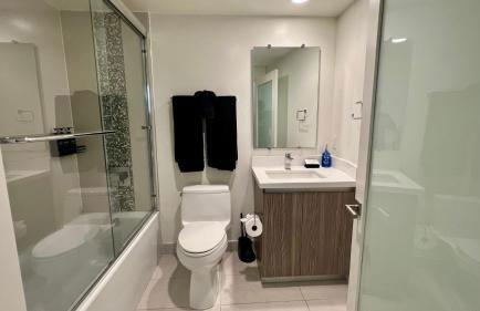 Century City Cozy 3 Bedroom Apartment with Parking 302,303 - Foto 13