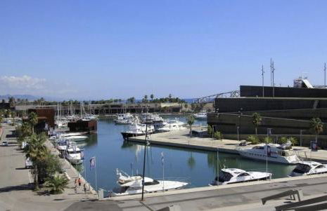 Beach & Culture Barcelona Port Forum Penthouse Apartment - Photo 37