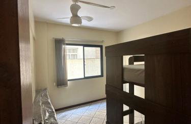 PRAIA DO MORRO - 2 QUARTOS - Apartamento 3 min do mar á pé - Garagem coberta e livre - WI FI - Foto 12