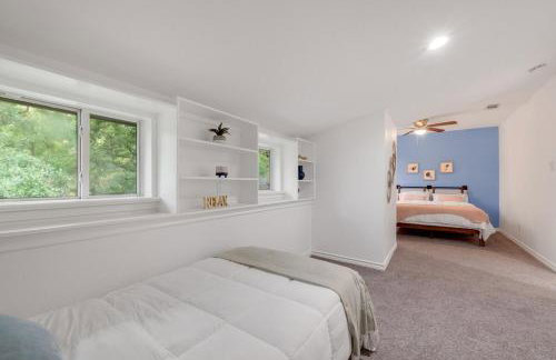 Lakefront Retreat Sleeps 15 Starlink Internet - Foto 13