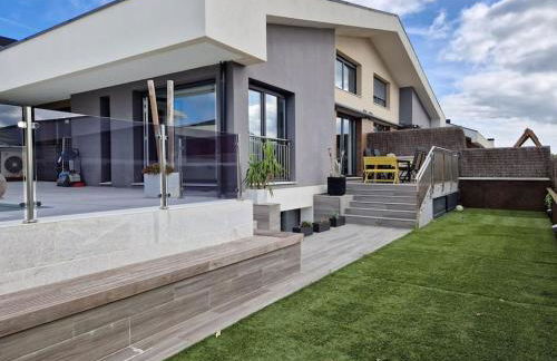 BEACH HOUSE with swimming pool - Photo 13