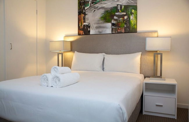 Atrio Apartments - Photo 3