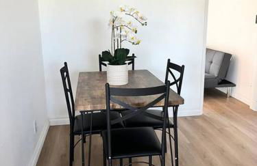 Modern 4 King Beds, Beautiful Large Backyard, Golf, WFH, Long Stays, WI-FI, FWY, 25 mins to Beach - Photo 15