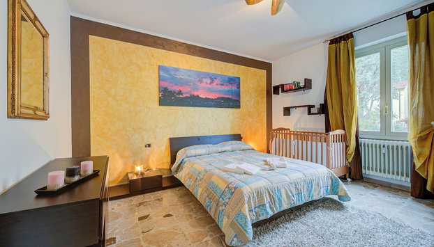 Silvy House near Center Salò & parking - Happy Rentals - Foto 5, Habitación