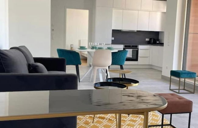 1 bedroom in Center-Terrace & Parking - Photo 1