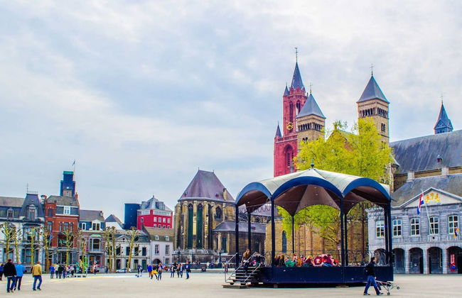 Cozy Garden Home w/ Fireplace - Photo 36