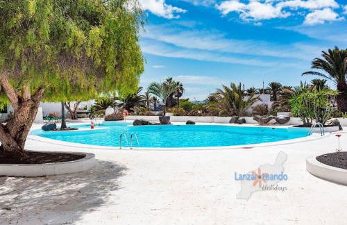 House of the Horizon Playa Las Cucharas VV penthouse with sea & pool view AIRCON - Foto 24