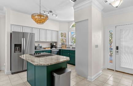 Steps to Beach! Arcade Game Room, Pool + Hot Tub Calico Scallop by Avantstay - Foto 34