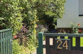 Wohnung am Wald in ruhiger Siedlung Panoramafenster zum höchsten Kunstwerk der Welt 5 Min zur Autobahn oder Zentrum - Foto 8