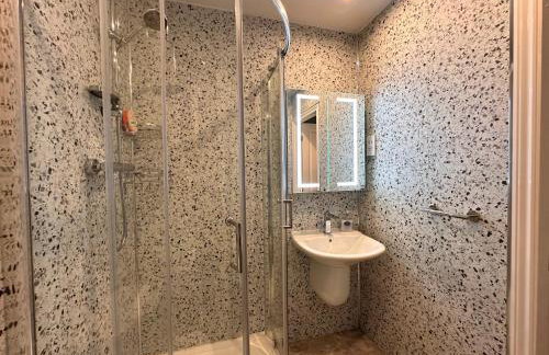 Cosy detached 3-bed, free parking, near Manchester - Foto 12