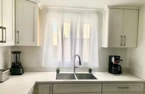 CA5 House Cozy 3BR in Azusa - Foto 11