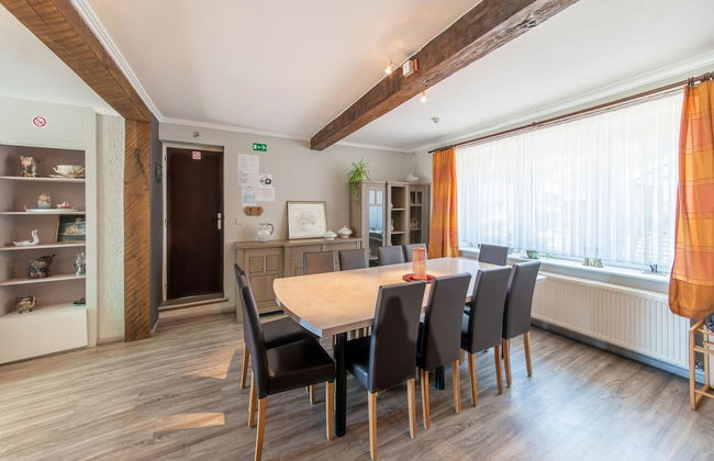 Pretty House in the Ardennes With Swimming Pool & Games Room - Photo 28