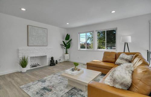 Stylish Bellevue Retreat - Photo 7