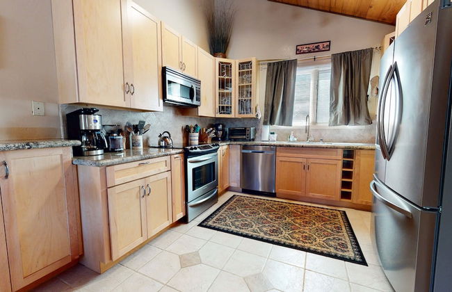 Winterset Woodland - Near Hike & Bike Trails! - Foto 15