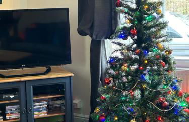 The Buxton Retreat A Luxurious 3-Storey Townhouse with Four Poster Bed and Double Jacuzzi Bath" - Photo 10