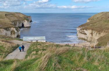 Cottage, Hot Tub, Open fire, Games Room, large Garden Sleeps 2-8 - Foto 73