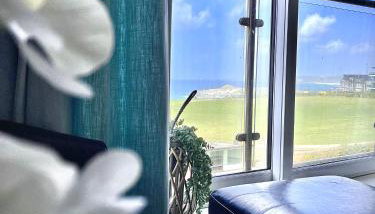 Stunning Sea Views, luxury apartment beaches & restaurants are a short walk away - Foto 2