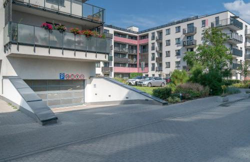 Elegant apartment with private garden, AC and garage, near airport - Foto 20