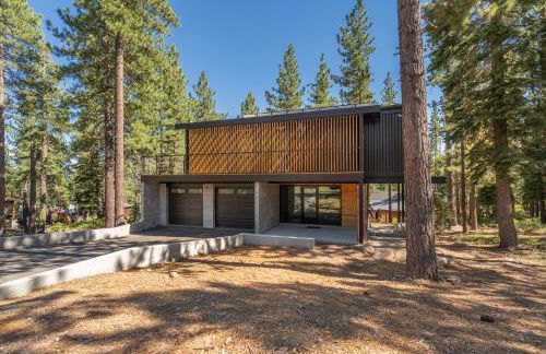 Modern Eco Retreat with Hot Tub and Views - Foto 60