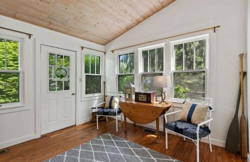 Nan's Escape by Juniper Holiday + Home - Photo 2