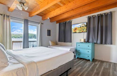 Lakefront Home with Huge Views and Great Fishing - Photo 22