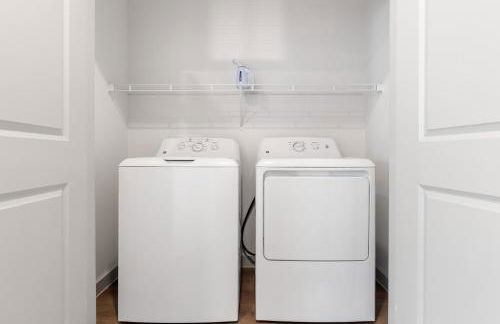 Bright Spacious 2BR 2BA Open Layout - Foto 38