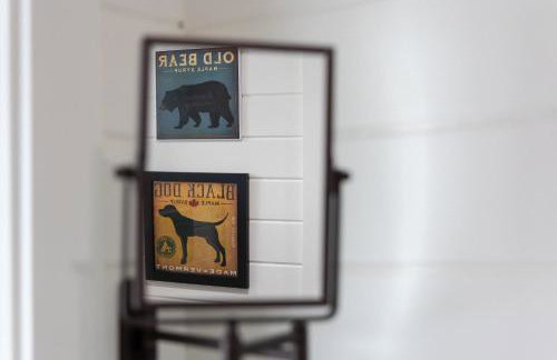 Maple Sugar Shack Tiny House with hot tub & river by Stowe - Foto 47