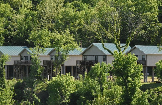 Anglers Riverfront Cabins - Foto 1