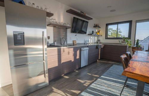 3 bed 3 bath Modern Luxury Home with Hot Tub and Rooftop Patio - Foto 39