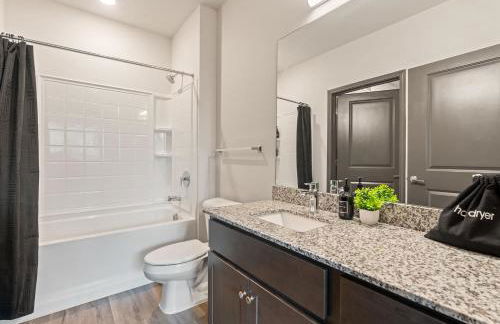 3BR King Bed Balcony North Raleigh - Foto 22