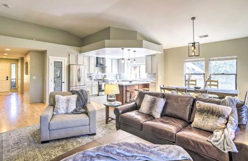 Charming Chester Home with Furnished Porch! - Foto 4