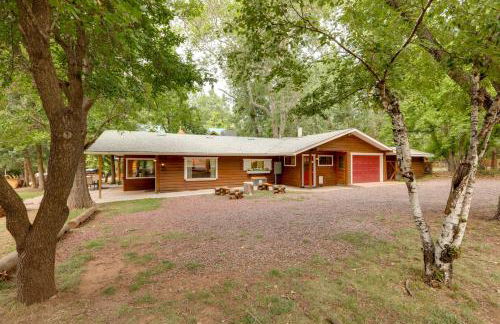 Cozy Cabin on 1 Acre in Premier Pine Neighborhood - Foto 25