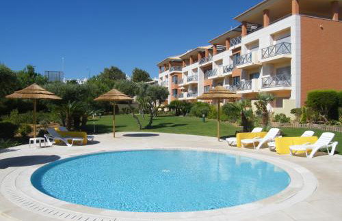 Luxurious first floor apartment with balconies overlooking pool and gardens. - Foto 30